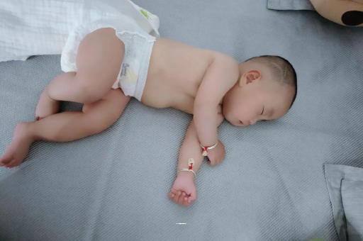 镇江三个月宝宝身高体重